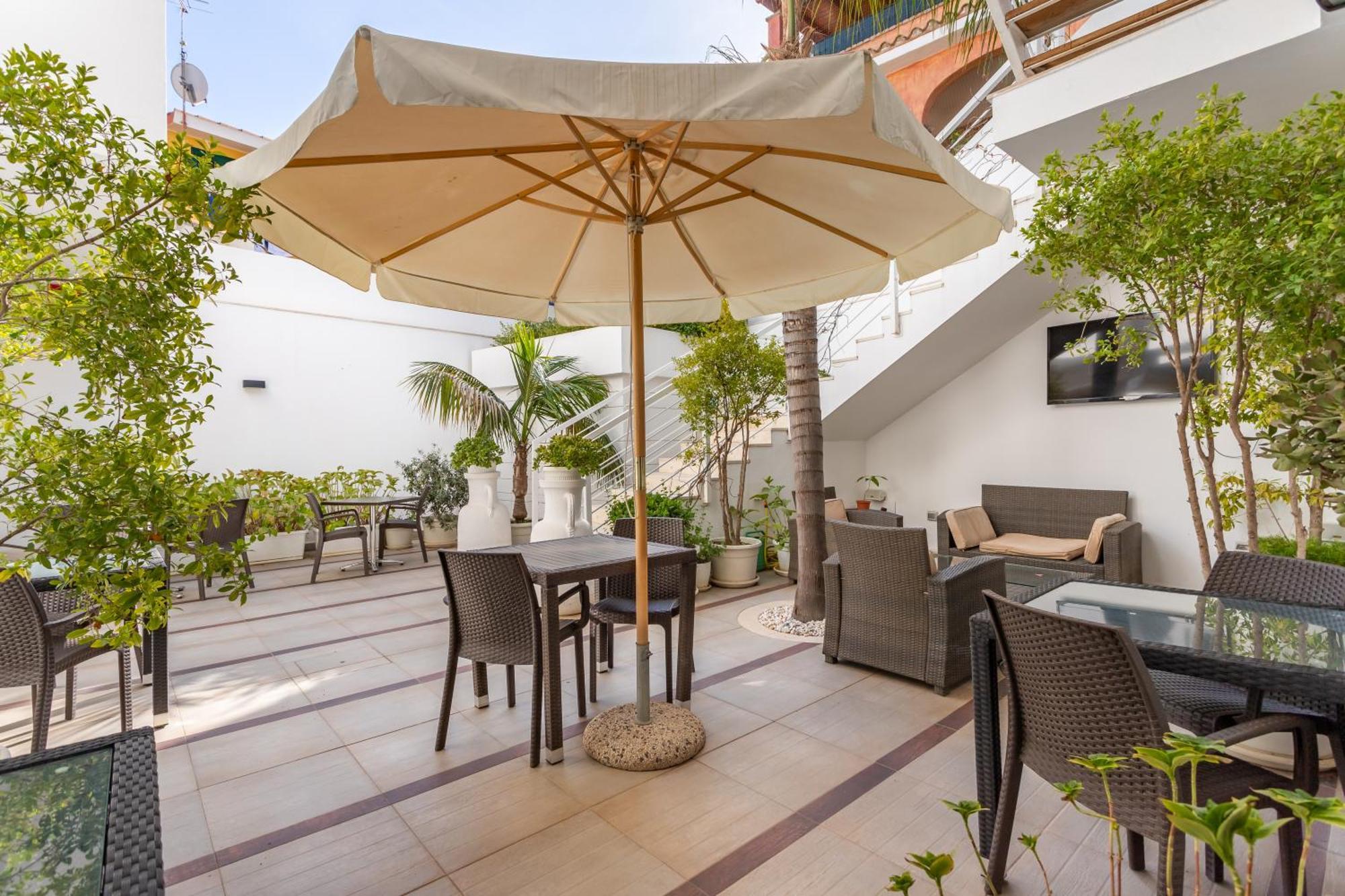 Hotel Belvir Villasimius Eksteriør bilde